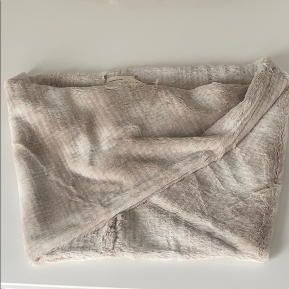 NWT Anthropologie Sleeping In Snow Infinity Scarf - Picture 4 of 4